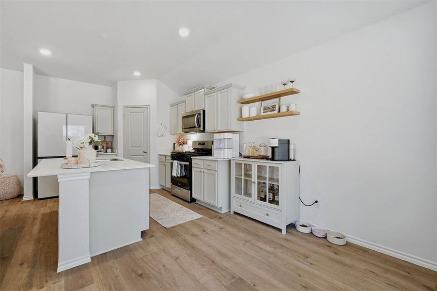 Furnished interior view inside a new home in Three Oaks, Sherman (Image 21).