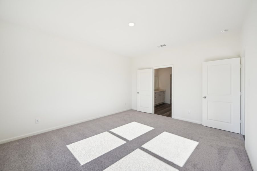 Representative unfurnished interior of a home built from the Firefly by Starlight Homes in Noble Ridge, Howe (Image 21).