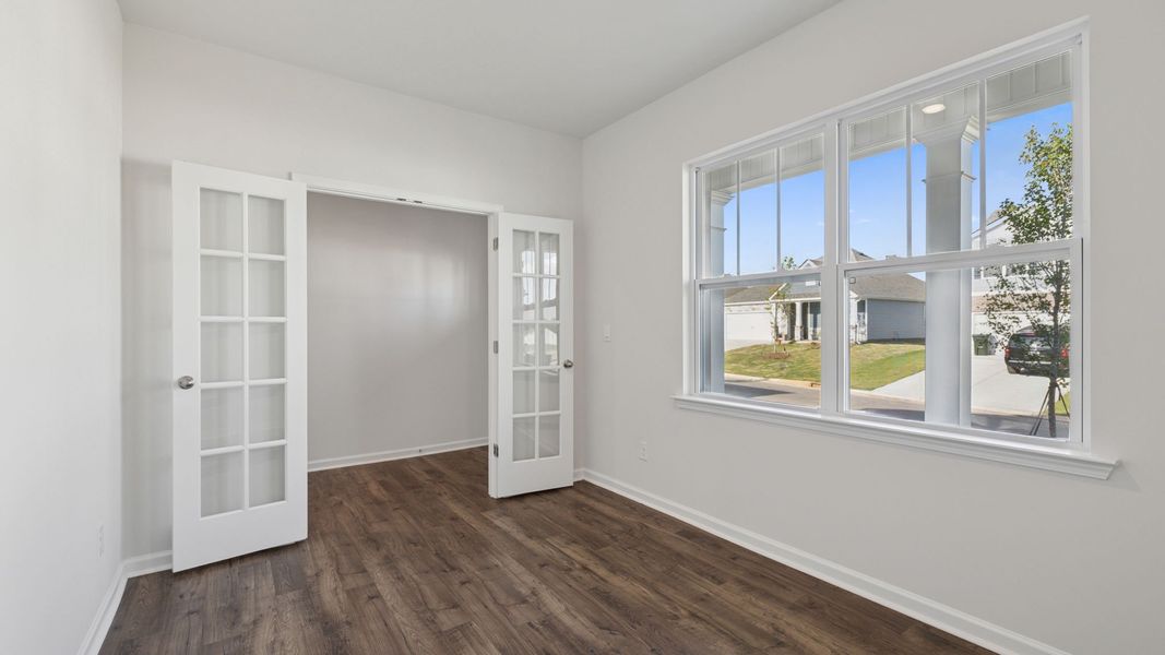 Spacious, unfurnished interior of a new home in Durbin Meadows Traditions, Fountain Inn (Image 14).