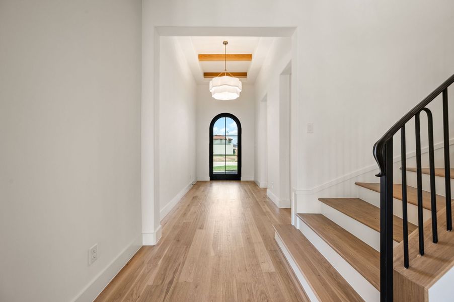 Spacious, unfurnished interior of a new home in The Resort on Eagle Mt. Lake, Fort Worth (Image 22). Spacious, unfurnished interior of a new home in The Resort on Eagle Mt. Lake, Fort Worth (Image 22).