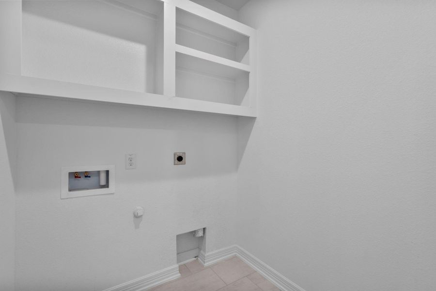 Spacious, unfurnished interior of a new home in Austin Point, Richmond (Image 9).