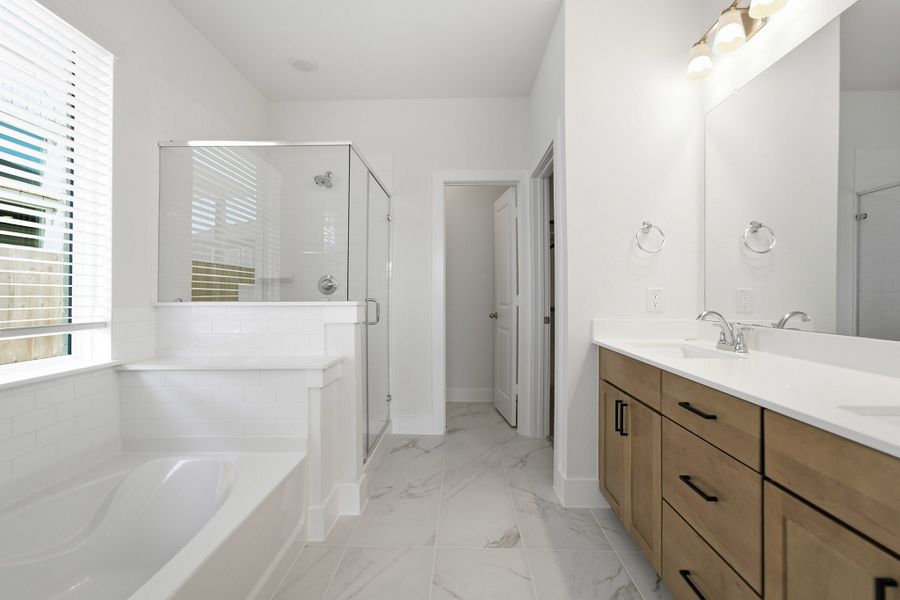 Furnished interior view inside a new home in Pecan Estates, Crosby (Image 9).
