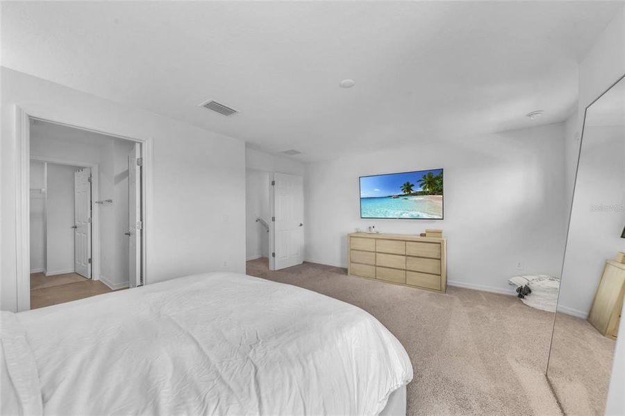 Furnished interior view inside a new home in , Sarasota (Image 11).