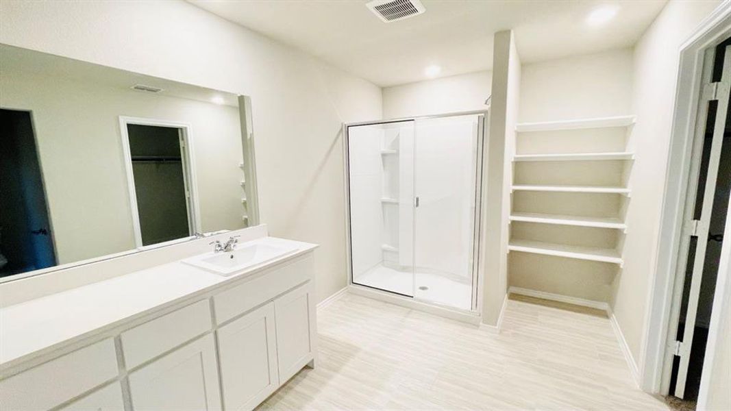 Image 19 of a home in Sunnycreek. Image 19 of a home in Sunnycreek.