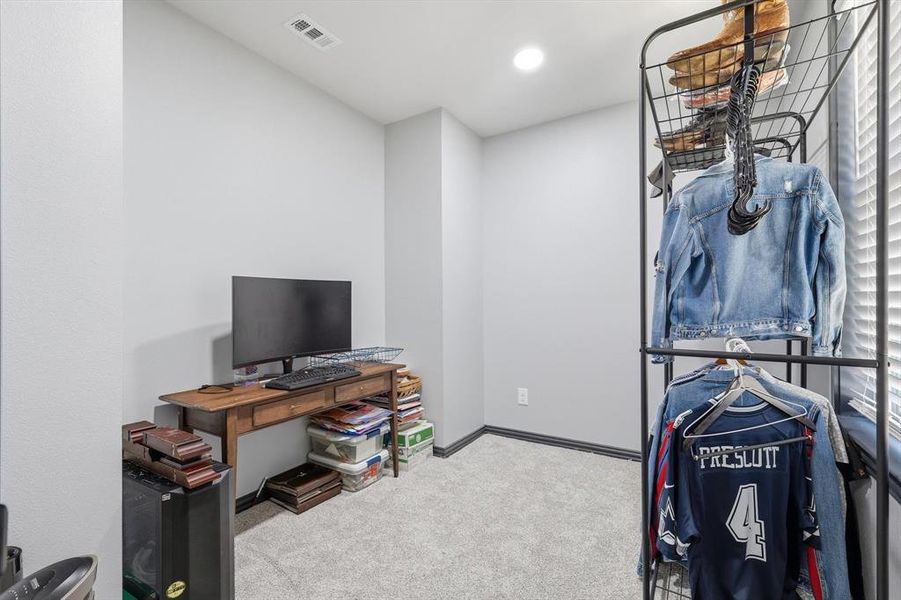 Furnished interior view inside a new home in , Kemp (Image 18).