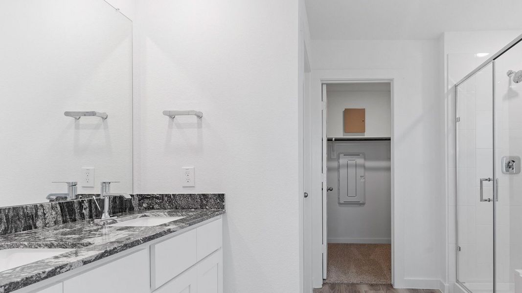 Representative furnished interior of a home built from the Huntsville by D.R. Horton in Marlow Lake, Texas City (Image 9).