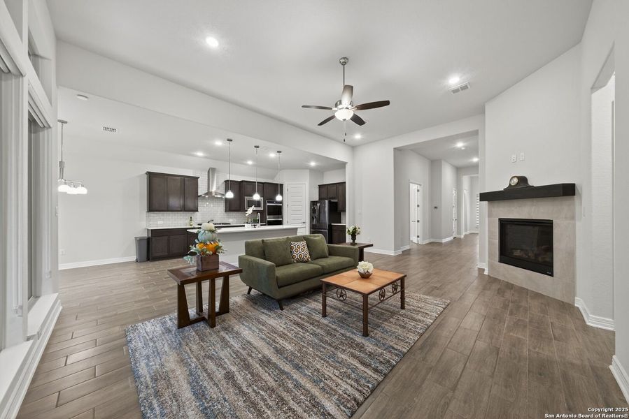 Furnished interior view inside a new home in Cibolo Crossing, Universal City (Image 15).