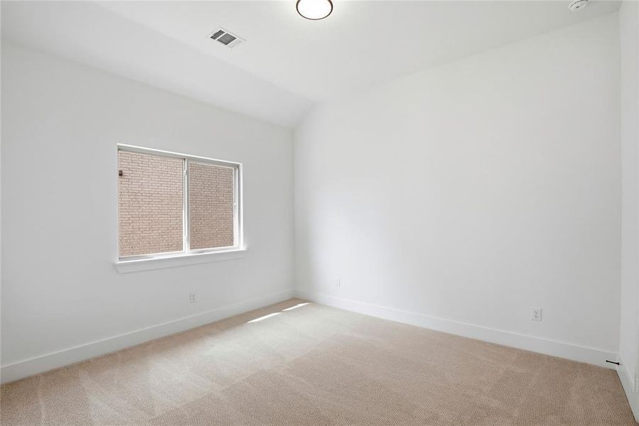 Spacious, unfurnished interior of a new home in Talon Hills, Fort Worth (Image 21).