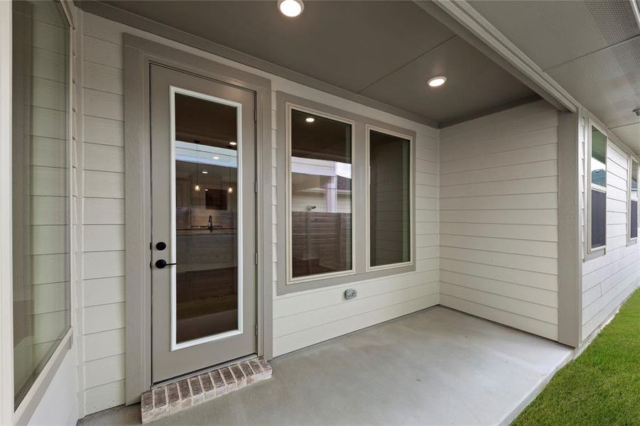 Furnished interior view inside a new home in Carriage Collection at Painted Tree, McKinney (Image 10). Furnished interior view inside a new home in Carriage Collection at Painted Tree, McKinney (Image 10).