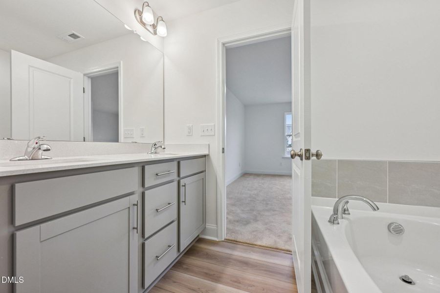 29-web-or-mls-Kensley Grv Ln-S0502-029