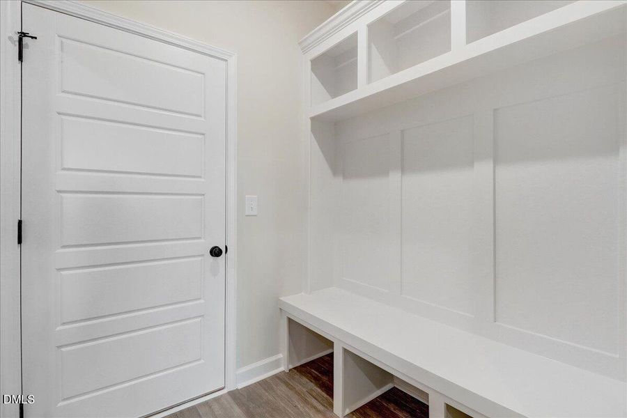 24-3725 Huntcliff Dr-24