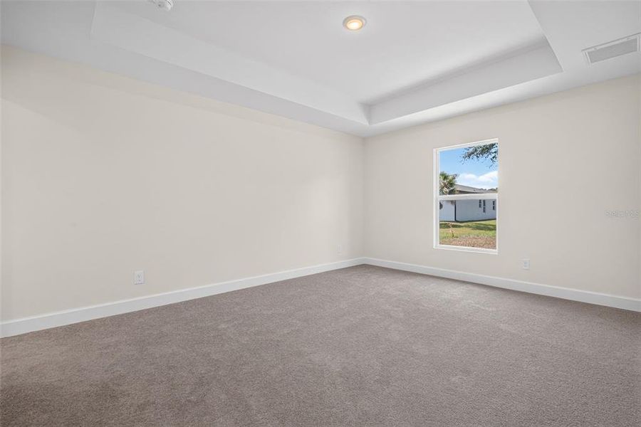 Spacious, unfurnished interior of a new home in , Port Charlotte (Image 14).