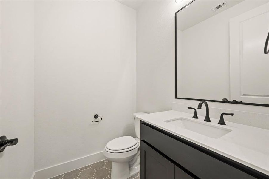 Furnished interior view inside a new home in Highland Oaks, Boyd (Image 9).