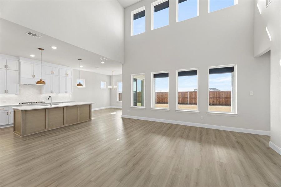 08. 2317 Cottonbelt - Family