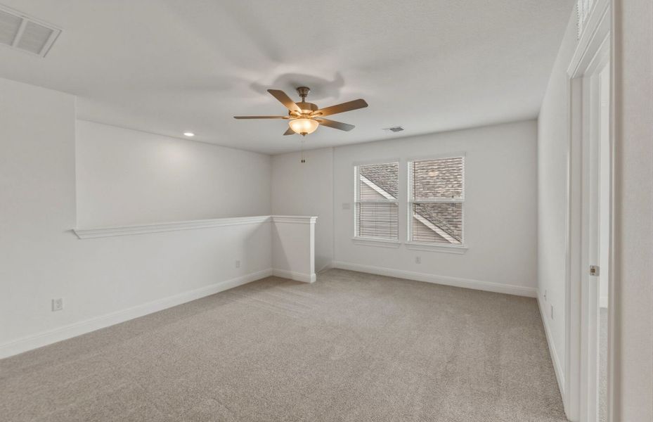 Spacious, unfurnished interior of a new home in Saddleback at Santa Rita Ranch, Liberty Hill (Image 21).