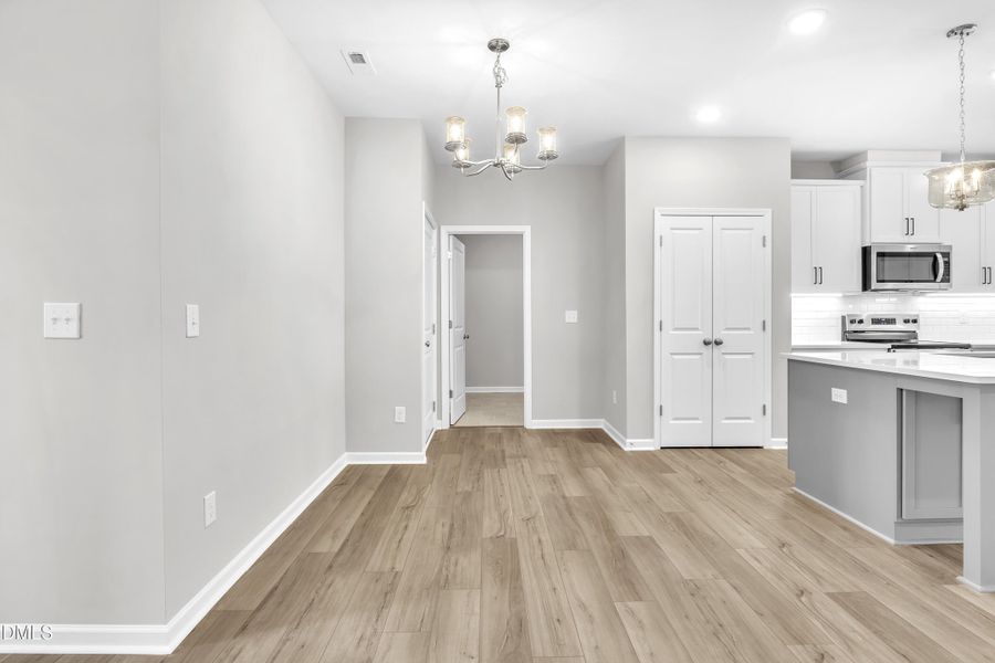 P_CST_RR_Somerset_INT_DIN_KIT_Elevation P_CST_RR_Somerset_INT_DIN_KIT_Elevation