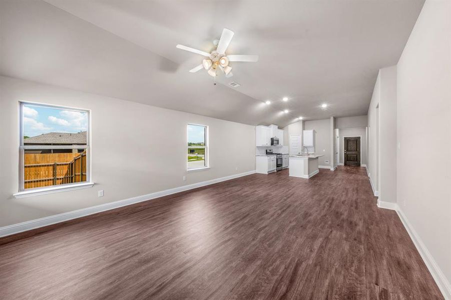 Spacious, unfurnished interior of a new home in Bridgepoint, Greenville (Image 29). Spacious, unfurnished interior of a new home in Bridgepoint, Greenville (Image 29).