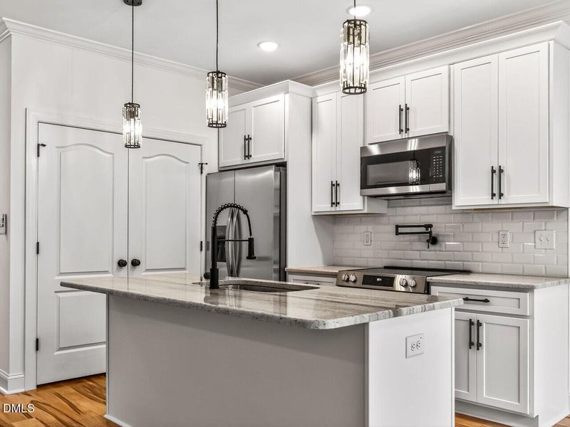 015-1280x960-kitchen