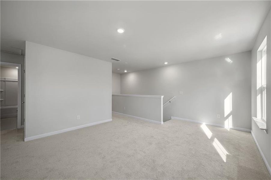 Spacious, unfurnished interior of a new home in Avery Ridge, Gainesville (Image 26). Spacious, unfurnished interior of a new home in Avery Ridge, Gainesville (Image 26).
