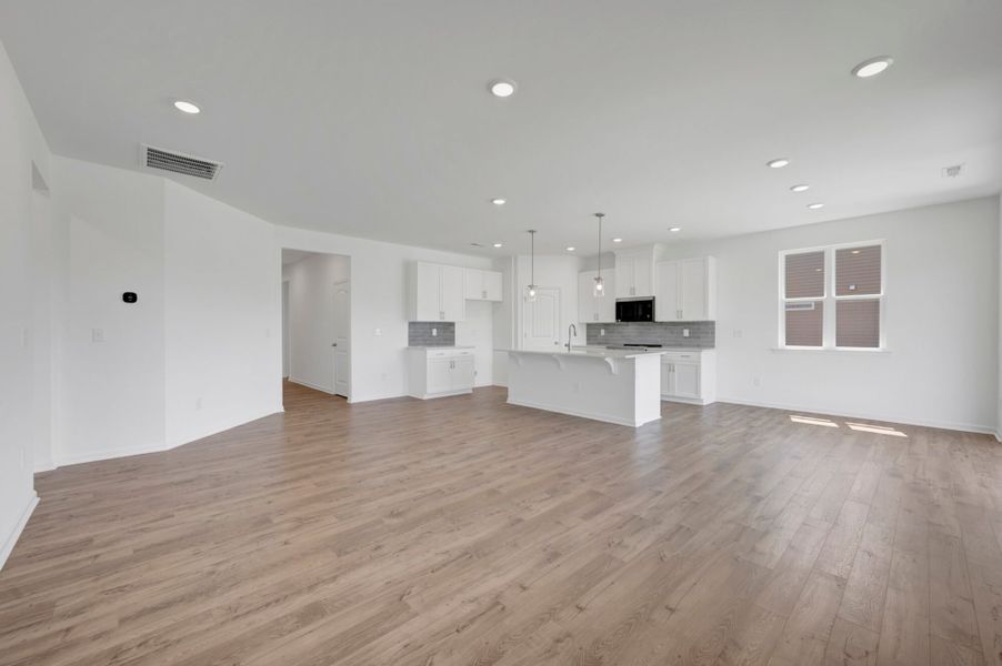Spacious, unfurnished interior of a new home in Providence Creek, Fuquay Varina (Image 13).