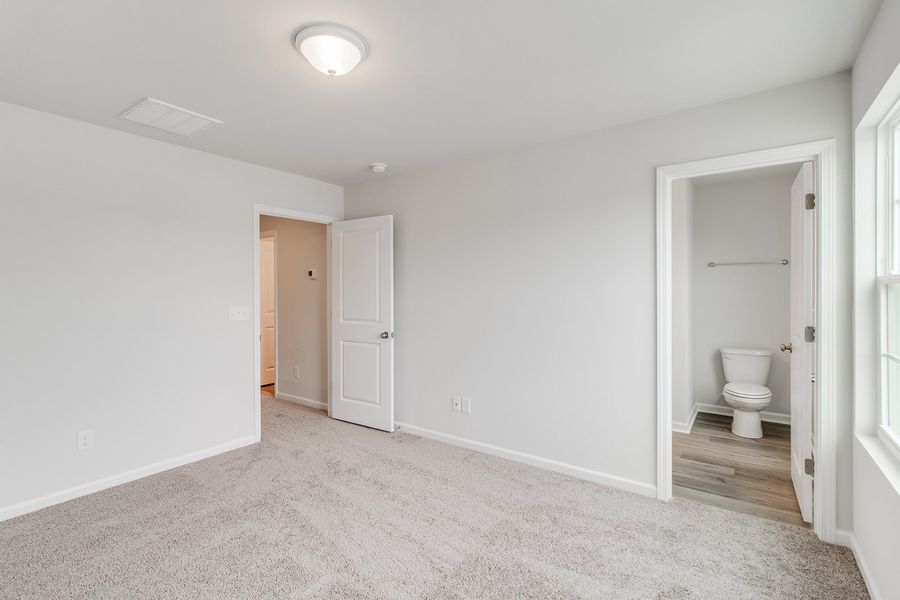 Spacious, unfurnished interior of a new home in Haynes Park, Columbia (Image 19).