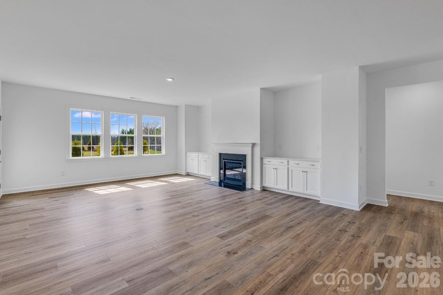 Spacious, unfurnished interior of a new home in Roselyn, Lancaster (Image 14).