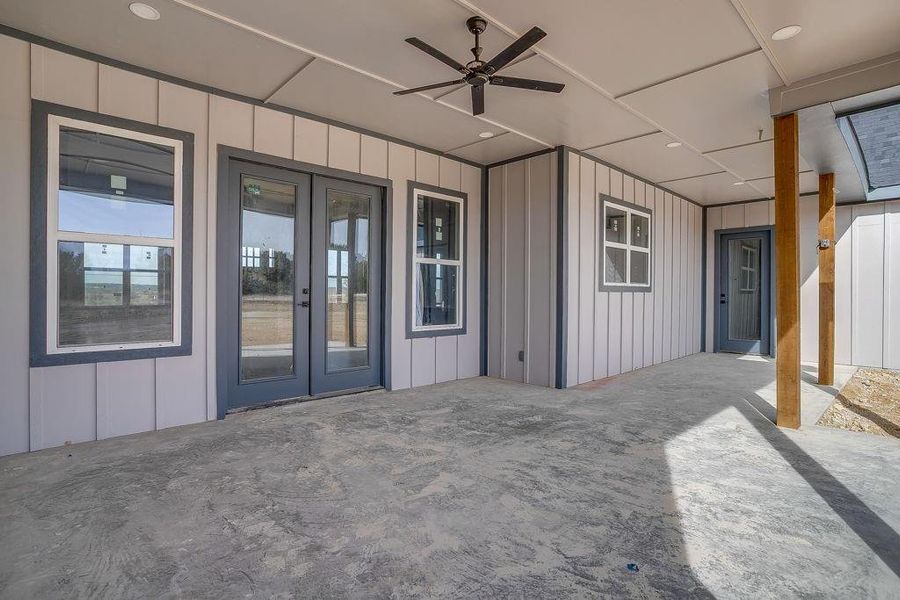 Exterior details and patio area of a home in , Glen Rose (Image 20).