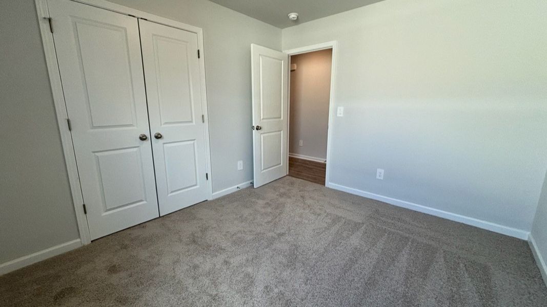 Representative unfurnished interior of a home built from the CAMERON by D.R. Horton in Saddle Trace, Lewisburg (Image 18).
