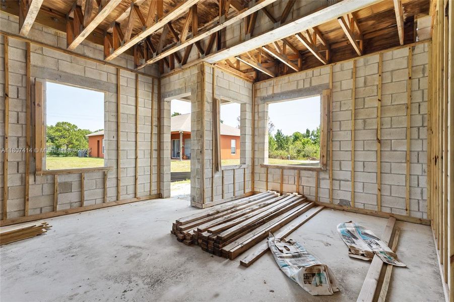 Spacious, unfurnished interior of a new home in , Palm Bay (Image 20).