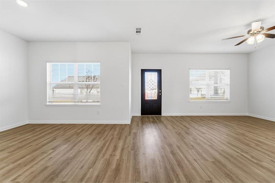Spacious, unfurnished interior of a new home in La Terra, Celina (Image 16).