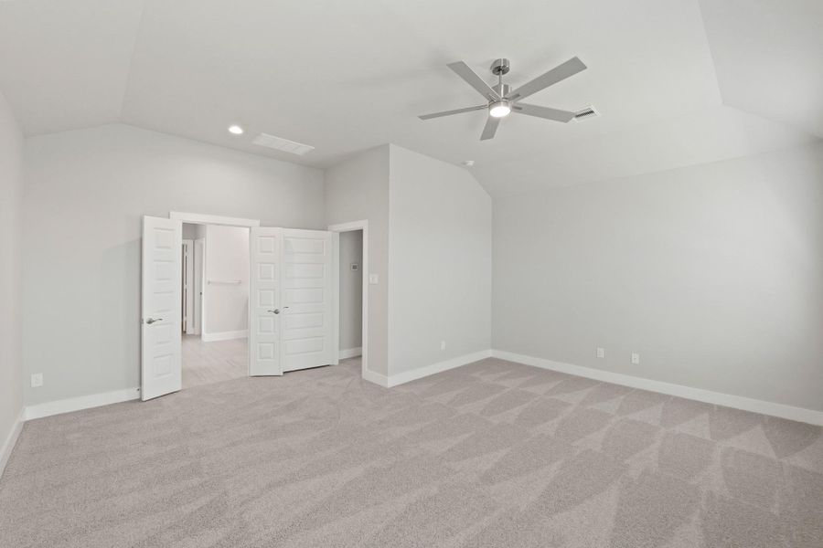 Spacious, unfurnished interior of a new home in Briarwood Crossing, Rosenberg (Image 35).