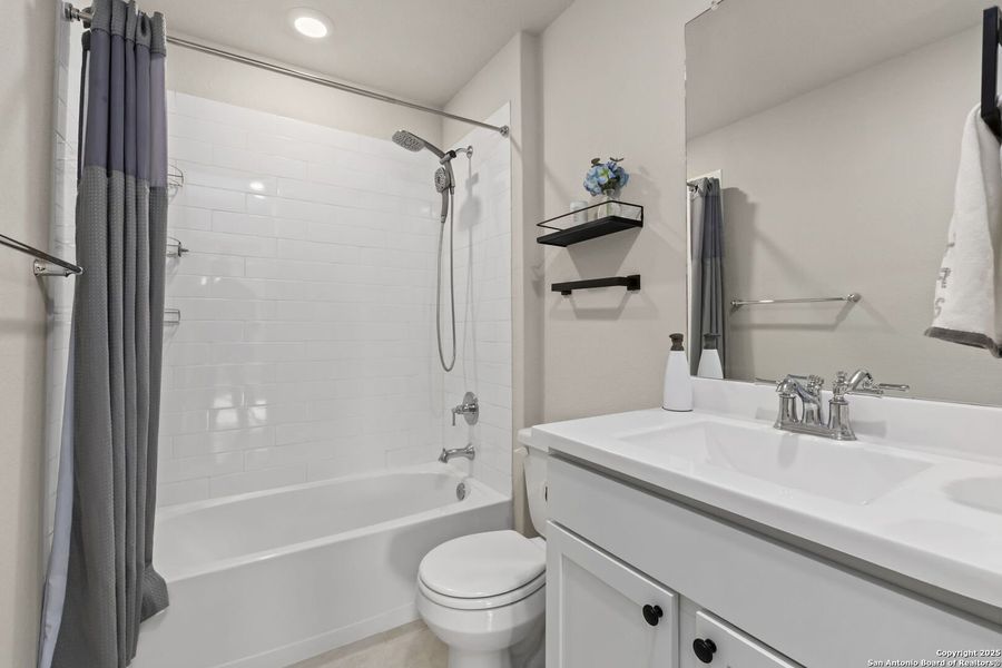 Furnished interior view inside a new home in Brookstone Creek, San Antonio (Image 15). Furnished interior view inside a new home in Brookstone Creek, San Antonio (Image 15).