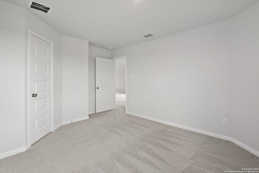 Spacious, unfurnished interior of a new home in Timber Creek, San Antonio (Image 17). Spacious, unfurnished interior of a new home in Timber Creek, San Antonio (Image 17).