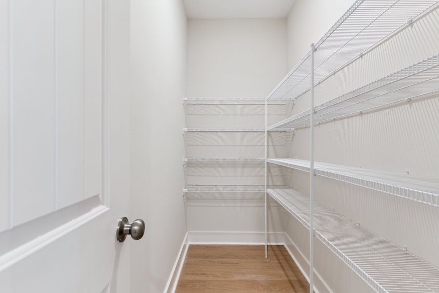 Spacious, unfurnished interior of a new home in NorthShore on the St. Marys River, Kingsland (Image 32).