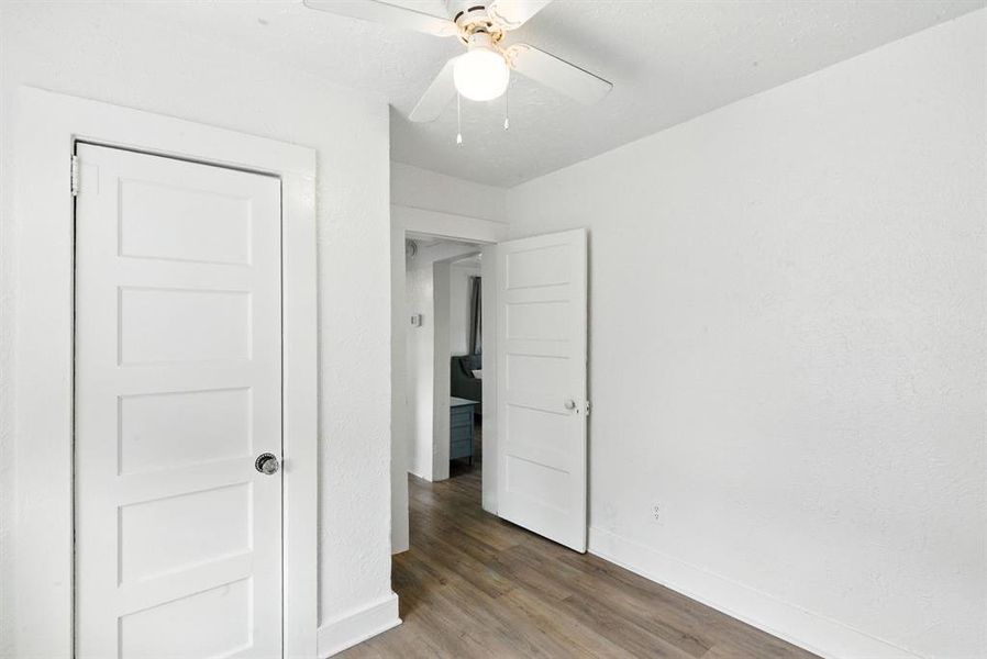 Spacious, unfurnished interior of a new home in , Weatherford (Image 17).