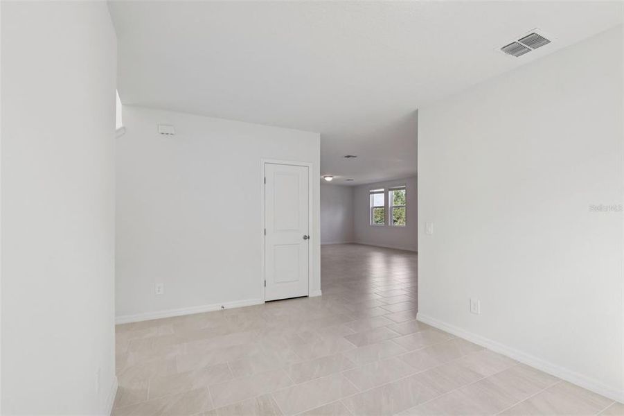 Spacious, unfurnished interior of a new home in Crosswinds - Signature Series, Haines City (Image 31).