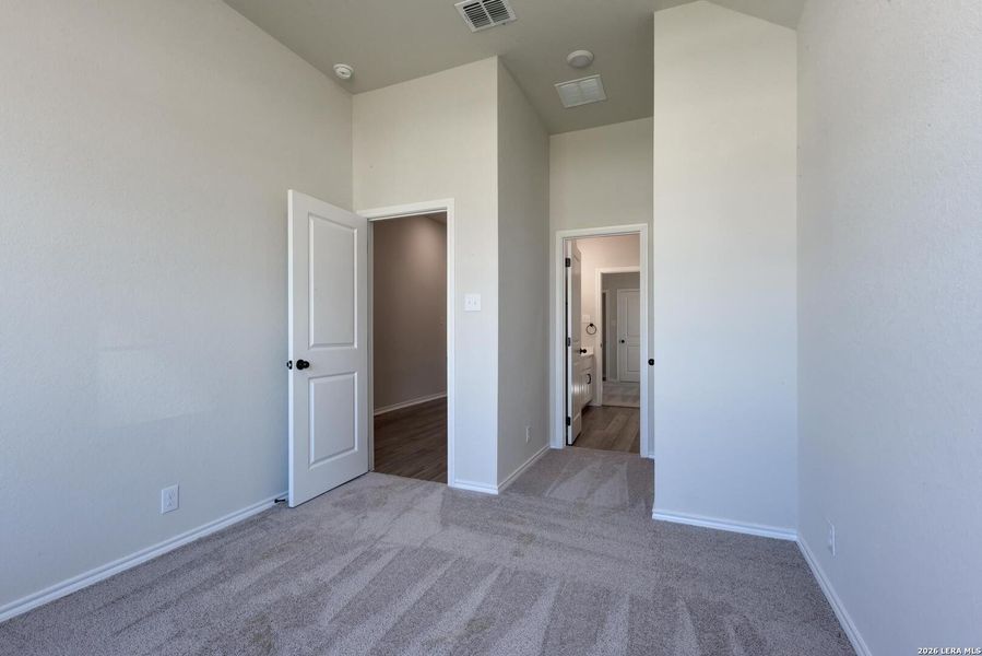Spacious, unfurnished interior of a new home in Arcadia Ridge, San Antonio (Image 19).