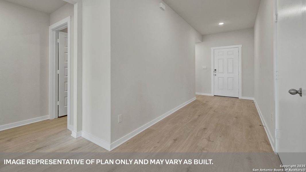 Spacious, unfurnished interior of a new home in Hartland Ranch, Lockhart (Image 16).