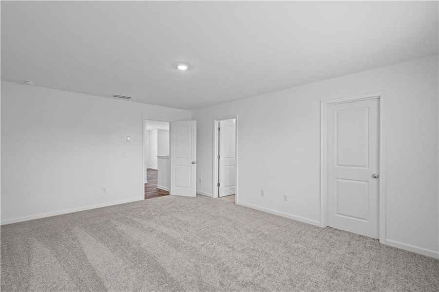 Spacious, unfurnished interior of a new home in Avery Ridge, Gainesville (Image 24).