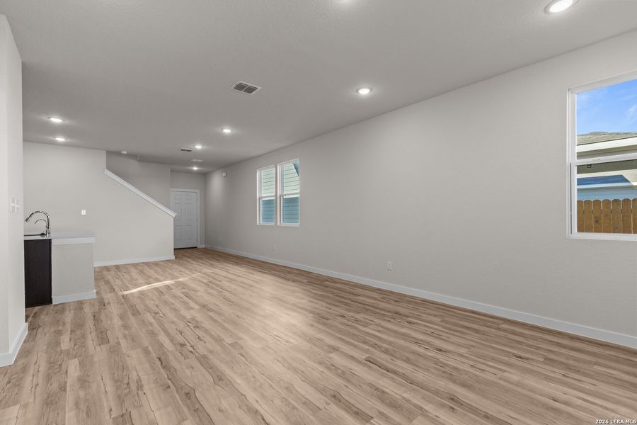 Spacious, unfurnished interior of a new home in Mesa Vista, San Antonio (Image 11). Spacious, unfurnished interior of a new home in Mesa Vista, San Antonio (Image 11).