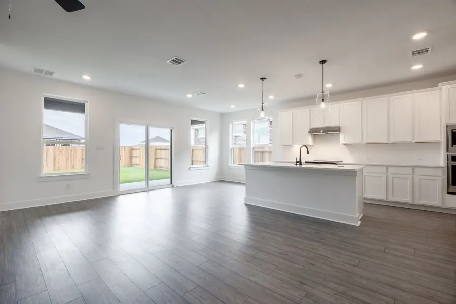 Spacious, unfurnished interior of a new home in Sage Collection – Freedom at Anthem, Kyle (Image 6).
