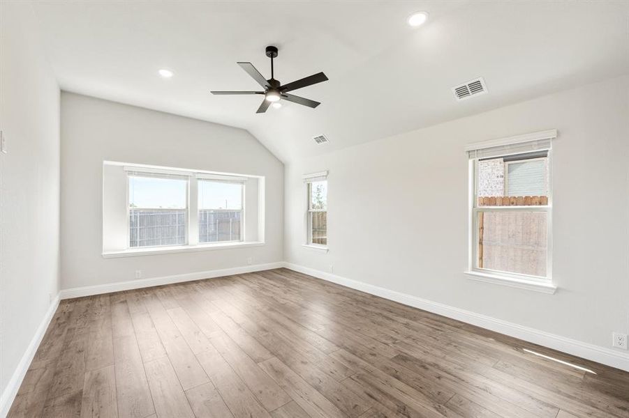 Spacious, unfurnished interior of a new home in Mockingbird Heights, Midlothian (Image 36).