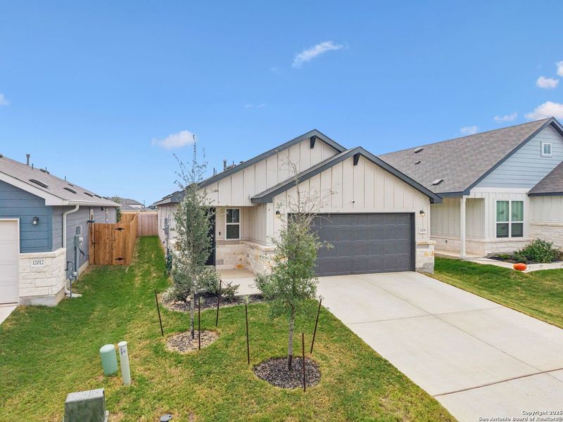 Exterior details and patio area of a home in , San Antonio (Image 3).