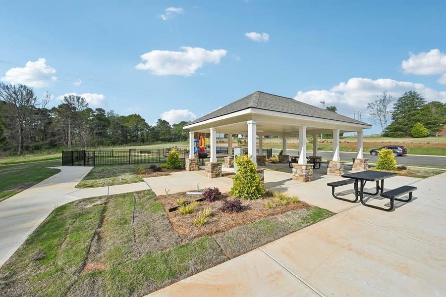 Community amenities in The Estates at Casteel, Bethlehem (Image 17).