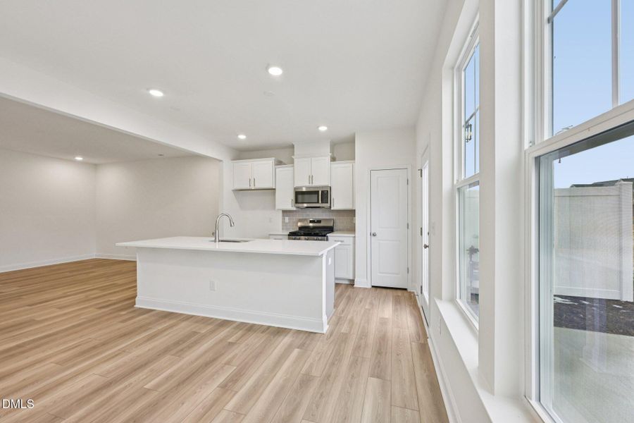 12-web-or-mls-Kensley Grv Ln-S0502-012