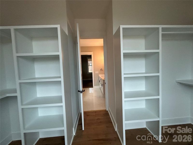 Image 40 of a home in .