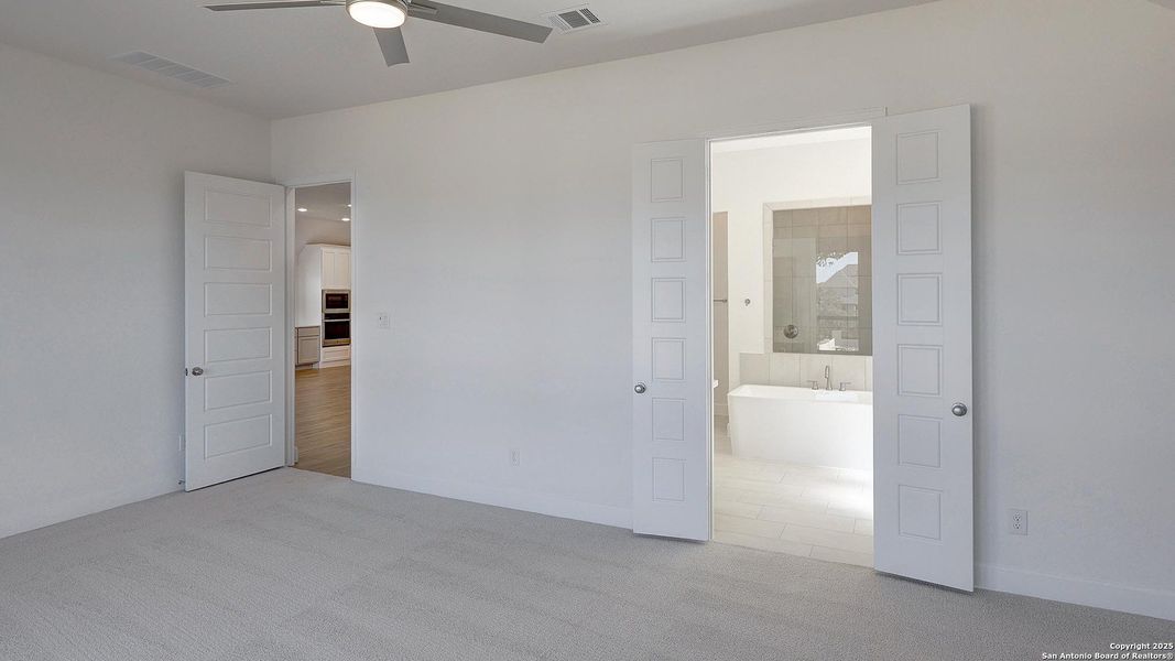 Spacious, unfurnished interior of a new home in Ranches At Creekside 55', Boerne (Image 20). Spacious, unfurnished interior of a new home in Ranches At Creekside 55', Boerne (Image 20).