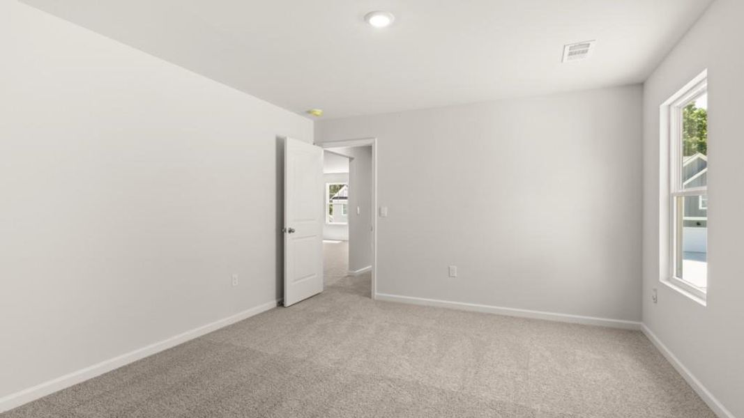 Spacious, unfurnished interior of a new home in Falcon Landing, Gainesville (Image 29).