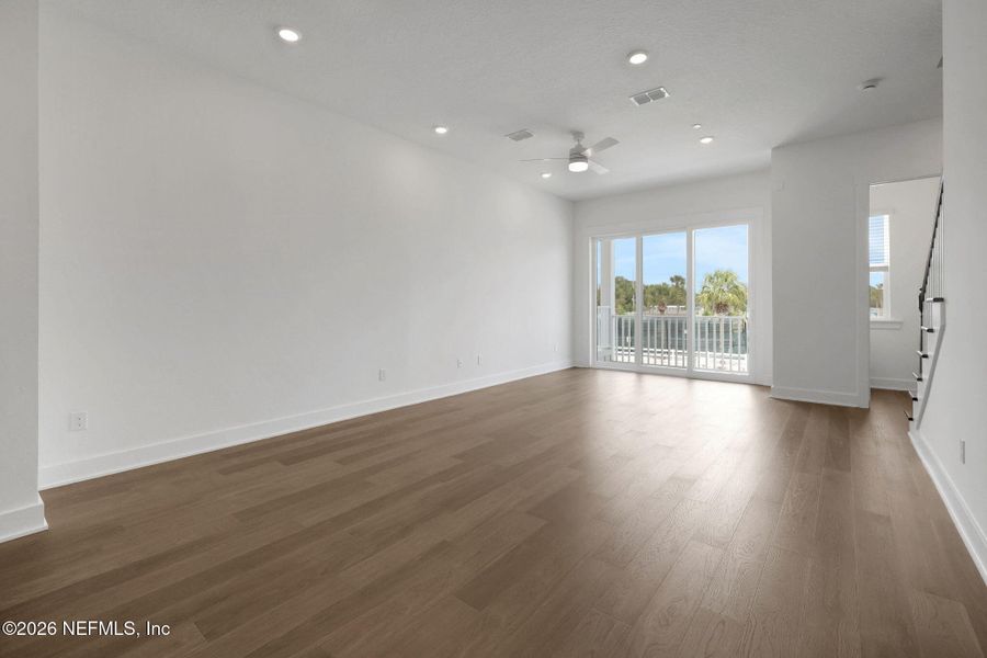 Spacious, unfurnished interior of a new home in , Jacksonville Beach (Image 18).