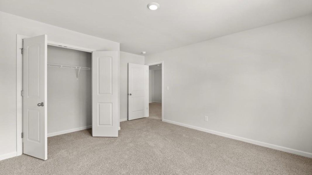 Spacious, unfurnished interior of a new home in Northwoods at Mirror Lake, Villa Rica (Image 29).